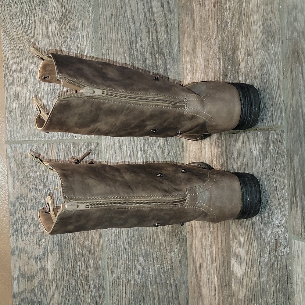 3/$20 Vanity Boots 👢 - Picture 3 of 9
